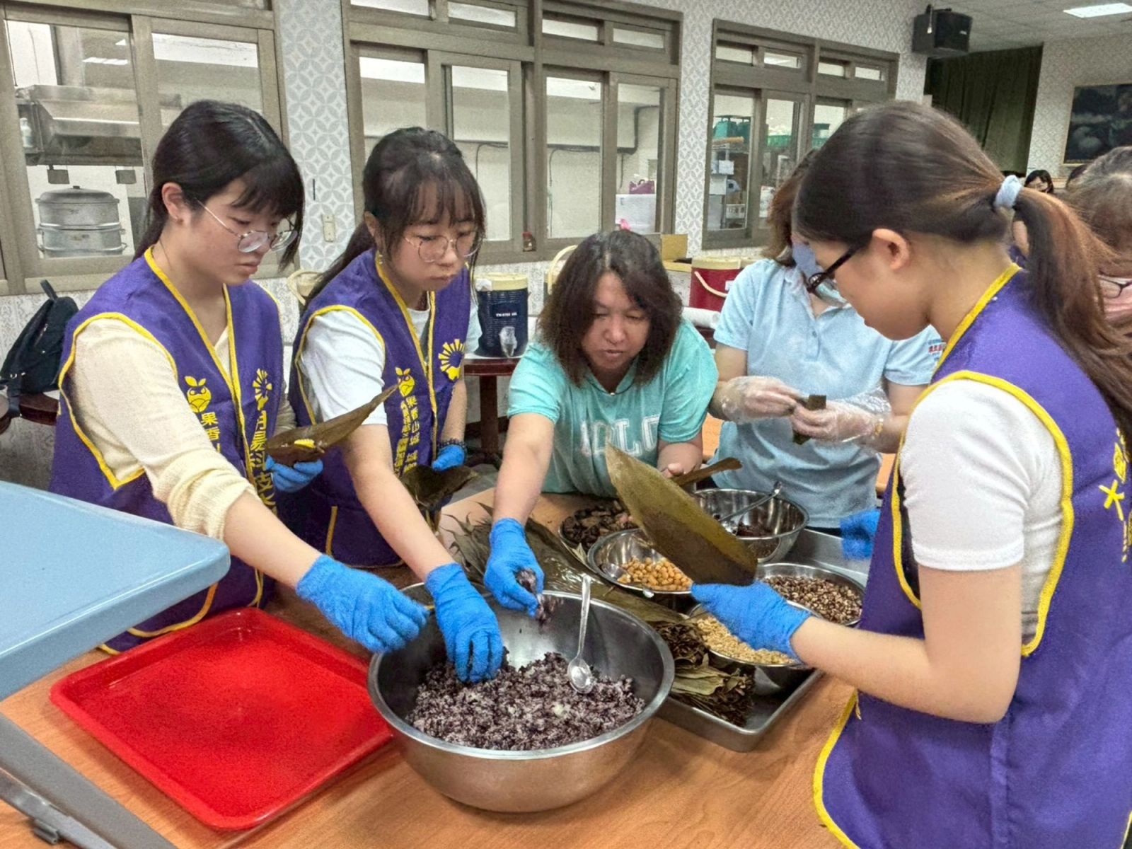 USR扎根山城 青銀共學傳承端午文化與健康飲食
