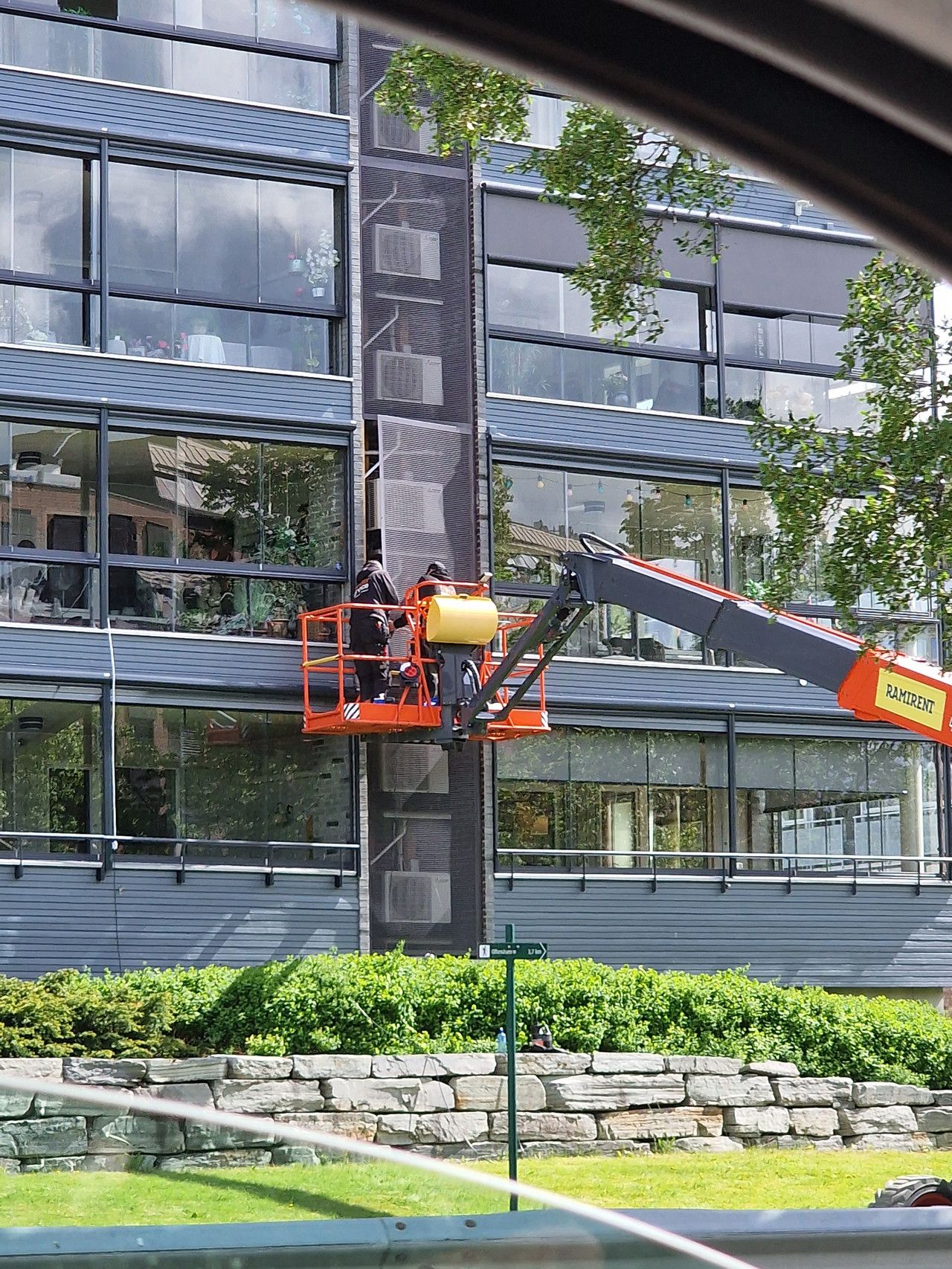 Varmepumpe montert i en leilighet i et borettslag