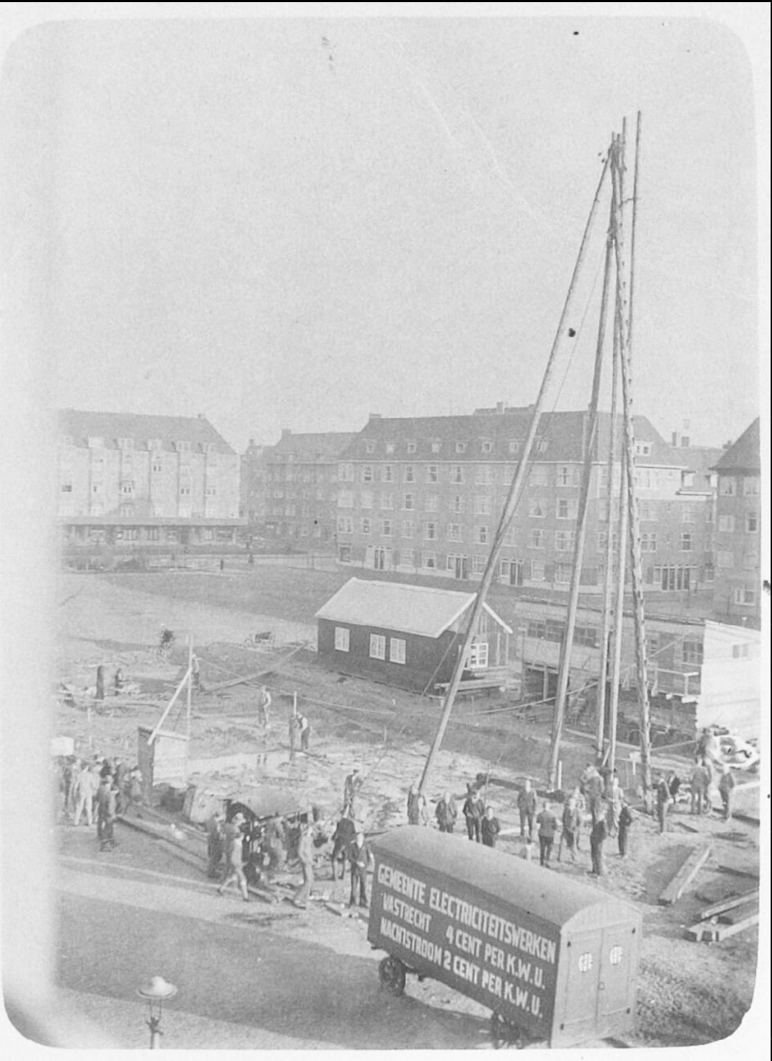 De straat in aanbouw: 1931