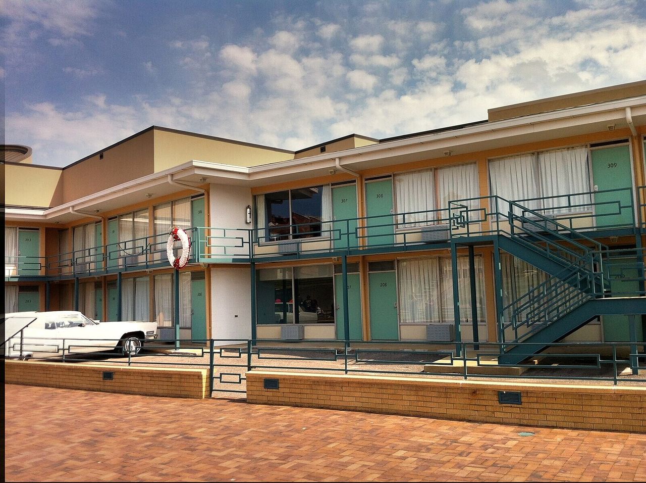 View of the former Lorraine Motel, now the site of the National Civil Rights Museum in Memphis, Tennessee. (Photo: DavGreg)