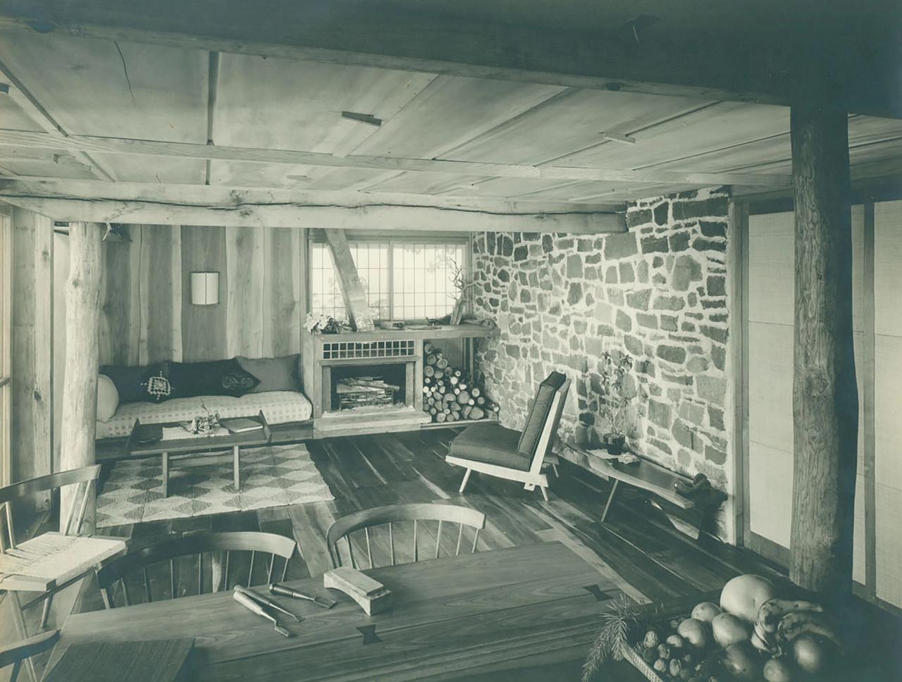 View of the Reception House at the George Nakashima Woodworkers complex in New Hope, Pennsylvania. (Courtesy Nakashima Foundation for Peace © Ezra Stoller / Esto)