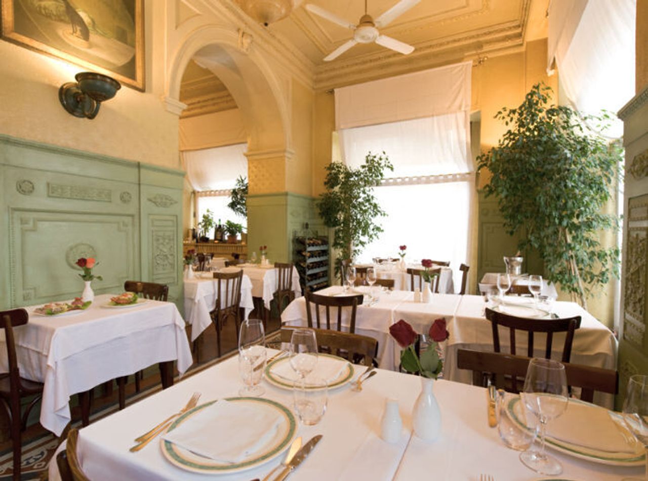 The dining room of Da Giacomo in Milan. (Courtesy Da Giacomo)