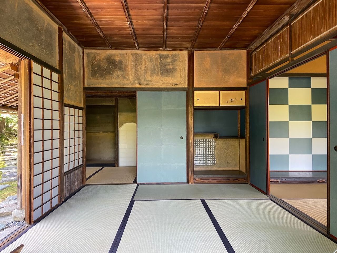 Interior view of the Shokin-Tei teahouse at the Katsura Imperial Villa in Kyoto, Japan. (Photo: Jan Sobotka. Courtesy Hiroshi Sugimoto)