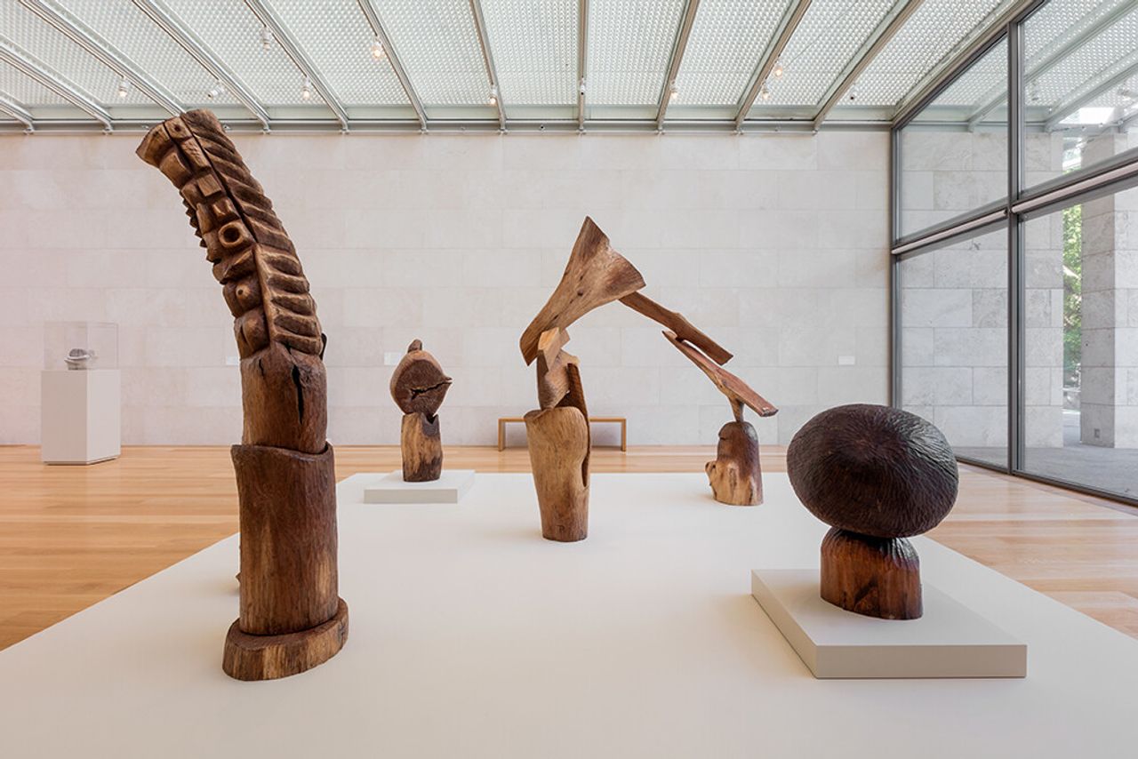 Installation view of “Thaddeus Mosley: Forest” (2023) at the Nasher Sculpture Center in Dallas. (Courtesy the artist and Karma gallery)