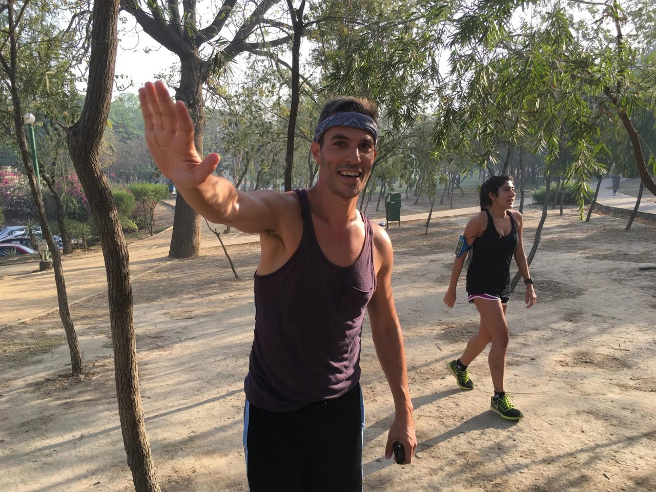 Shapiro while reporting on runners in India. (Courtesy Ari Shapiro)