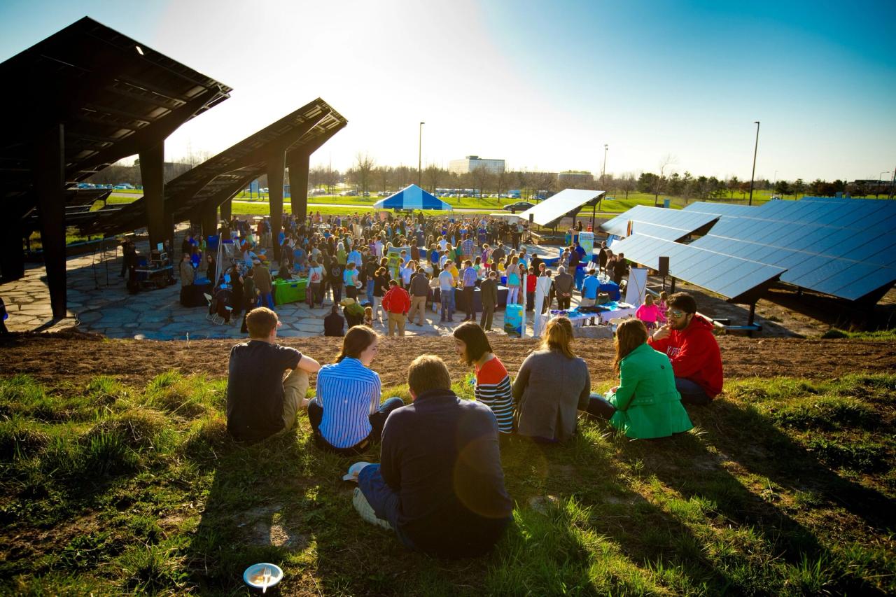 The Solar Strand opening on Earth Day at the North Campus of University of Buffalo, New York. (Photo: Douglas Levere. Courtesy Walter Hood)
