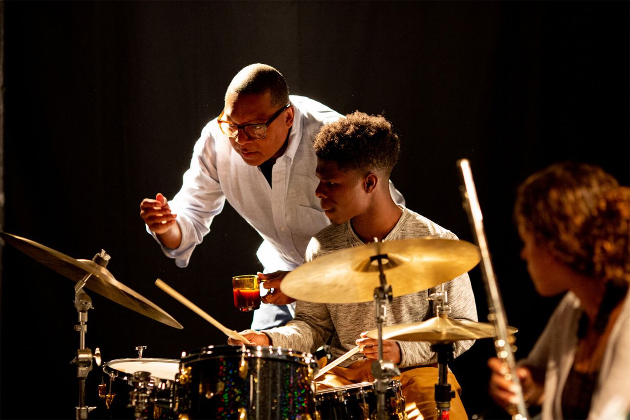 Marsalis with a student at Le Pari theater in Tarbes, France, in 2019. (Photo: Luigi Beverelli)