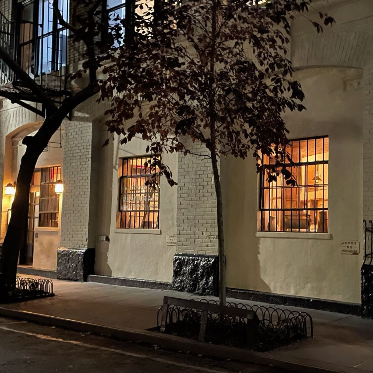 Exterior view of The Commerce Inn in Manhattan’s West Village. (Photo: Ian Gittler. Courtesy Rita Sodi)
