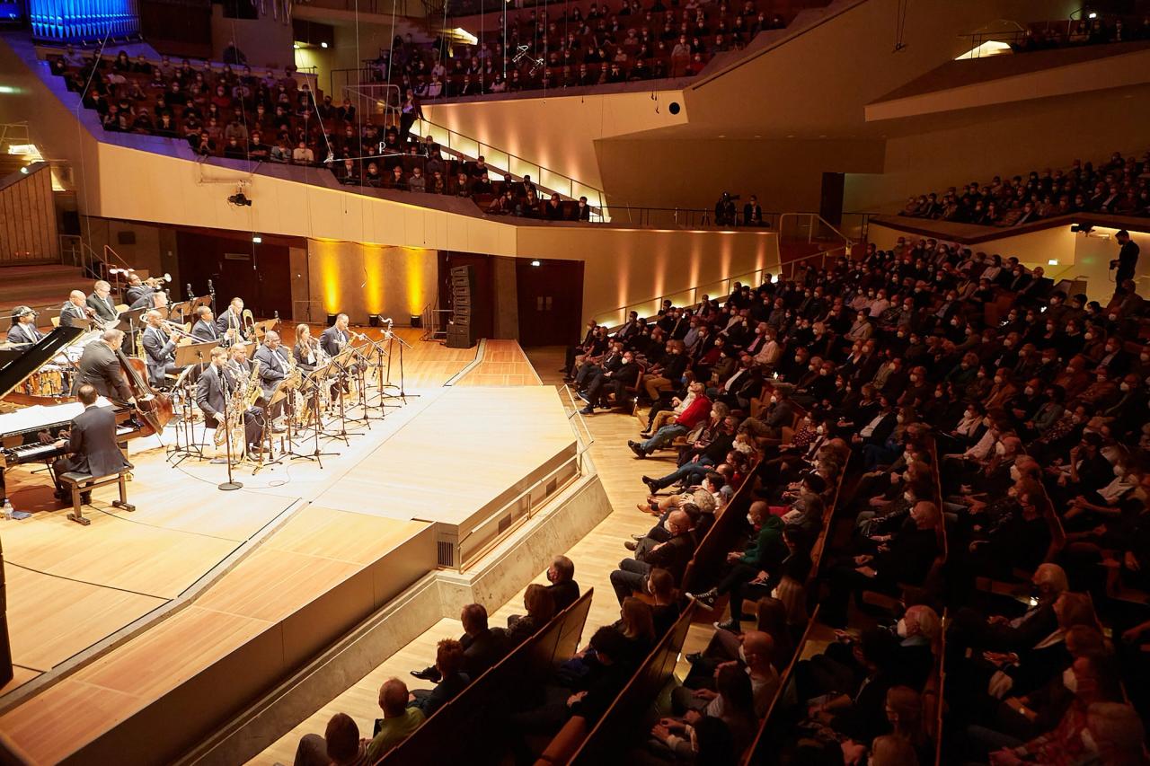 The Jazz at Lincoln Center Orchestra performing during their tour in Europe in 2021. (Photo: Luigi Beverelli, Courtesy Jazz at Lincoln Center)