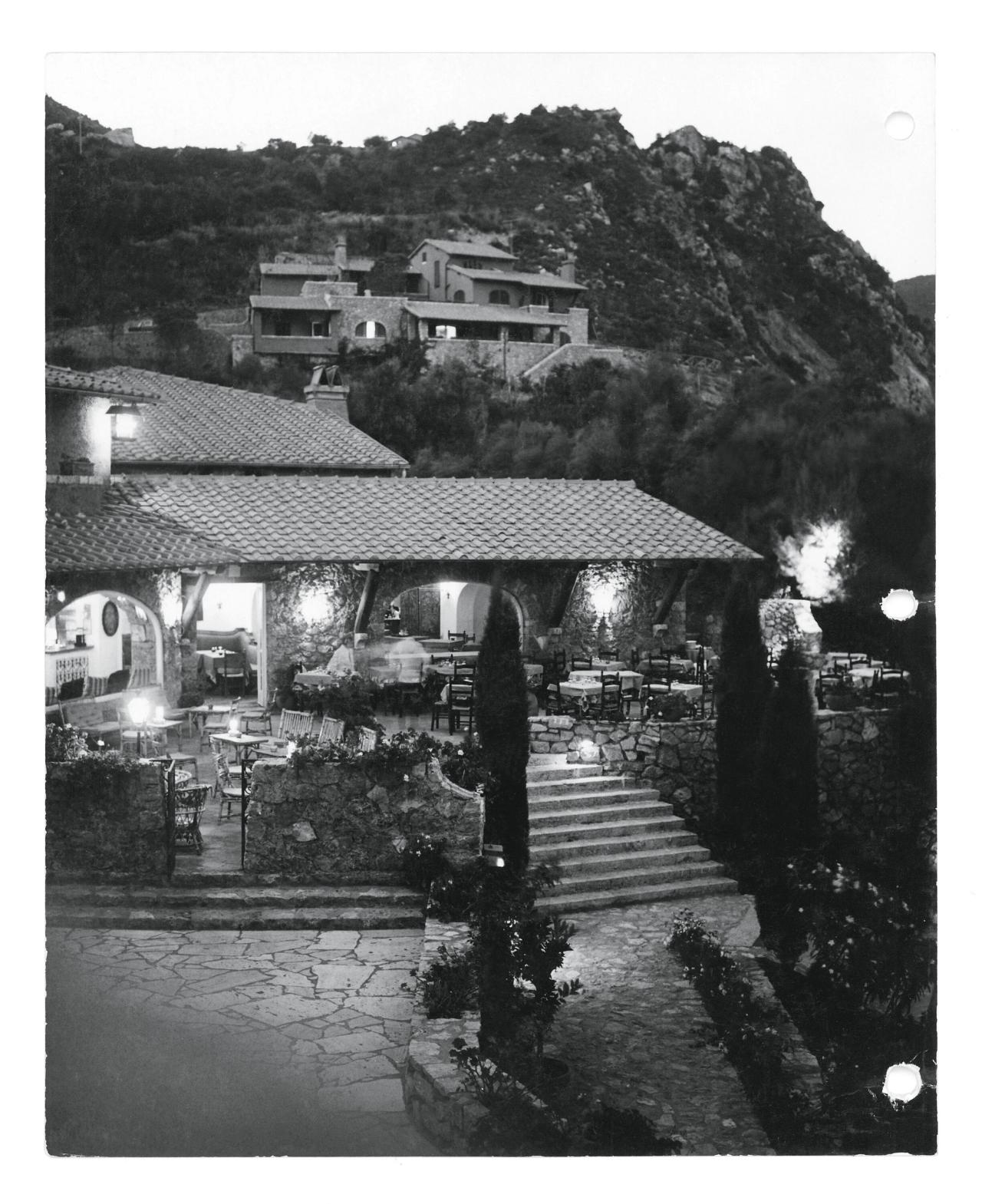 The terrace of Hotel Il Pellicano in 1966. (Photo: John Swope. Courtesy Pellicano Hotels)