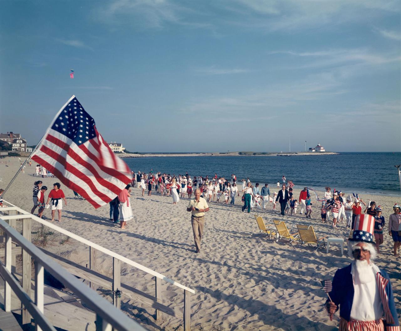 “4th of July on Beach” (1989) by Tina Barney. (Courtesy the artist and Kasmin, New York)