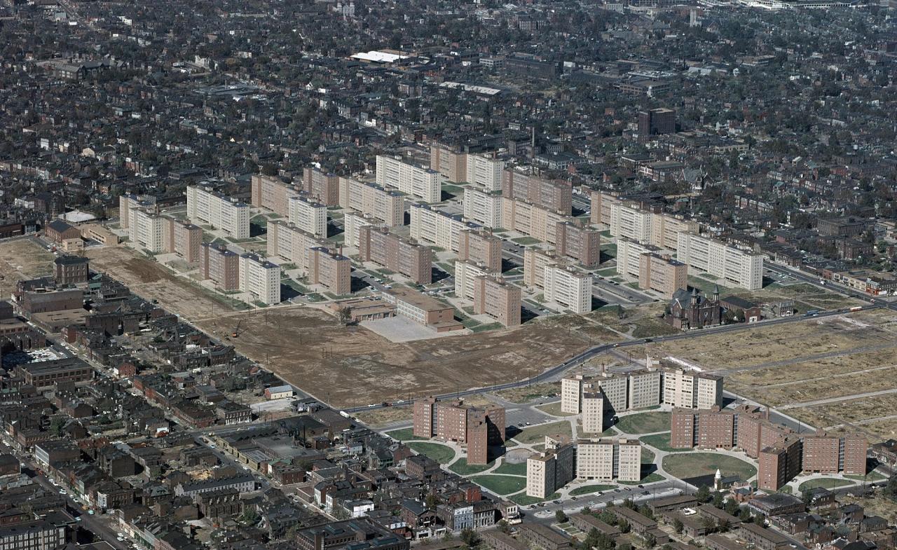 Aerial view of the Pruitt-Igoe public-housing complex in St. Louis, Missouri. (Courtesy United States Geological Survey)