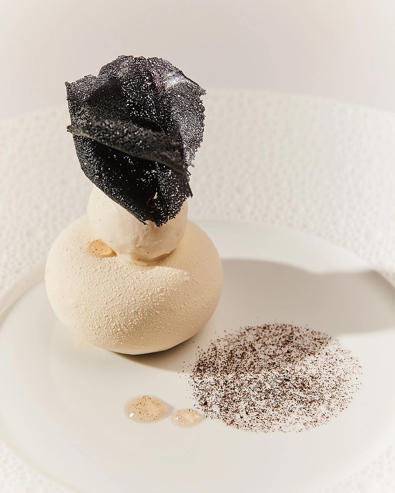 The vanilla dessert at Le Bernardin. (Photo: Nigel Parry. Courtesy Le Bernardin)