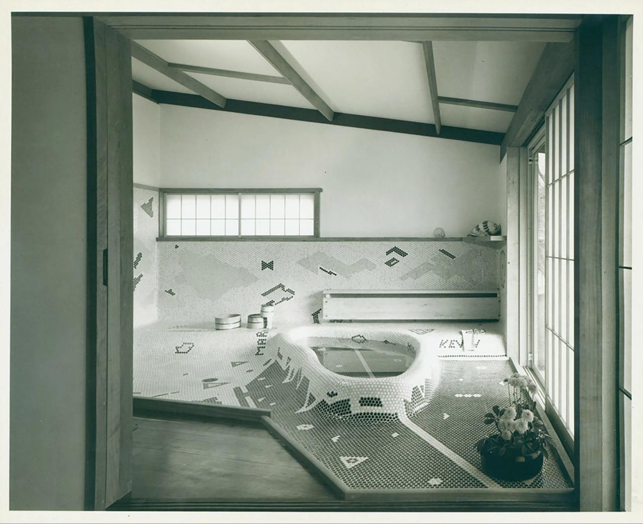 View of the Reception House at the George Nakashima Woodworkers complex in New Hope, Pennsylvania. (Courtesy Nakashima Foundation for Peace © Ezra Stoller / Esto)