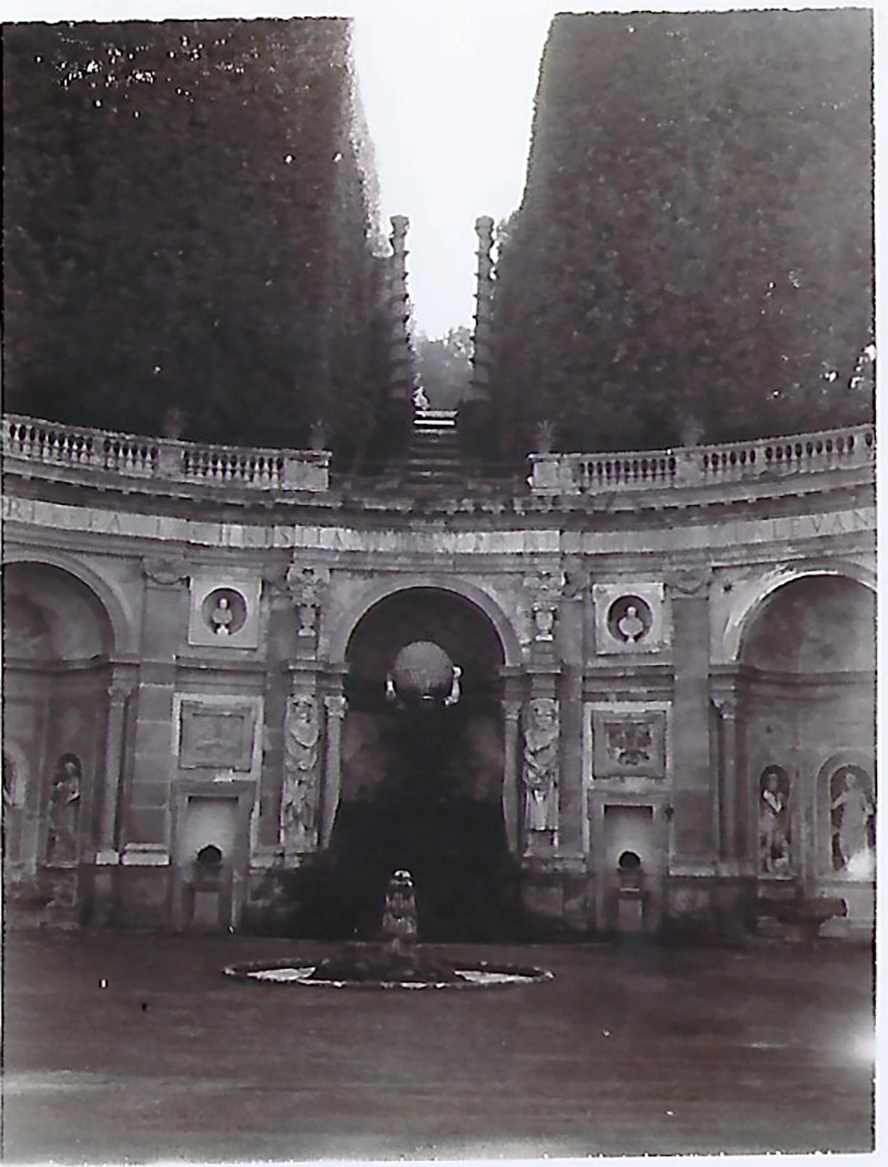 Image from Needleman’s tour of Italian Renaissance gardens in 1996. (Courtesy Deborah Needleman)