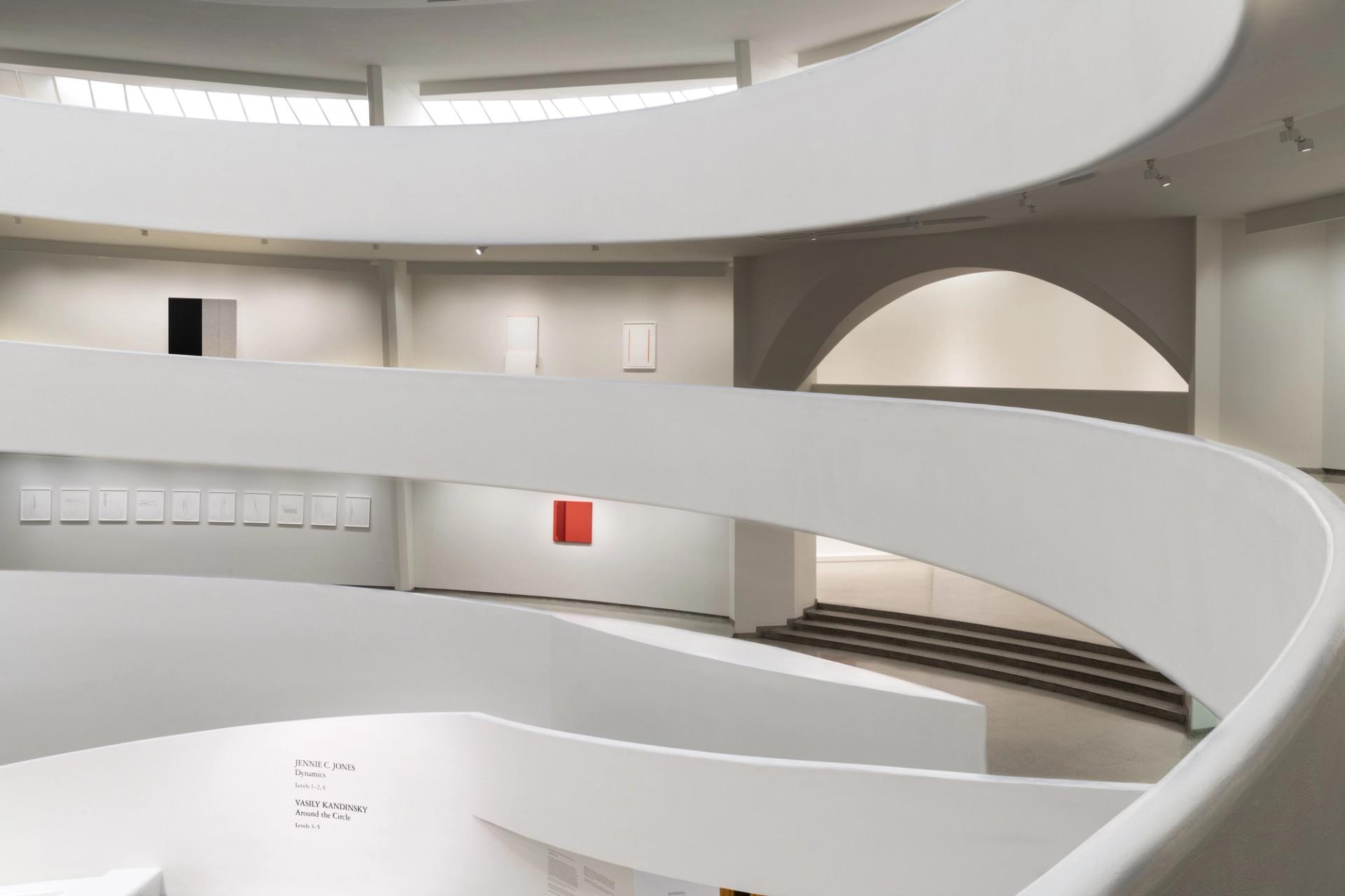 “Jennie C. Jones: Dynamics” (2022) at the Solomon R. Guggenheim Museum. (Photo: David Heald/Courtesy Solomon R. Guggenheim Foundation)