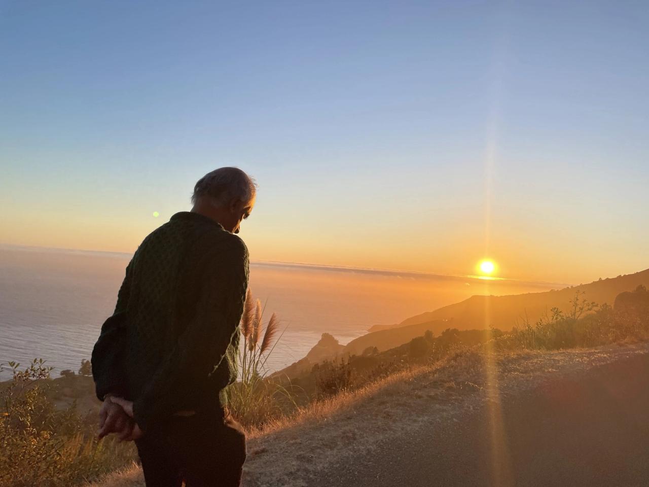 Cover of Autumn Light: Season of Fire and Farewells (2020) by Iyer. (Courtesy Penguin Random House)