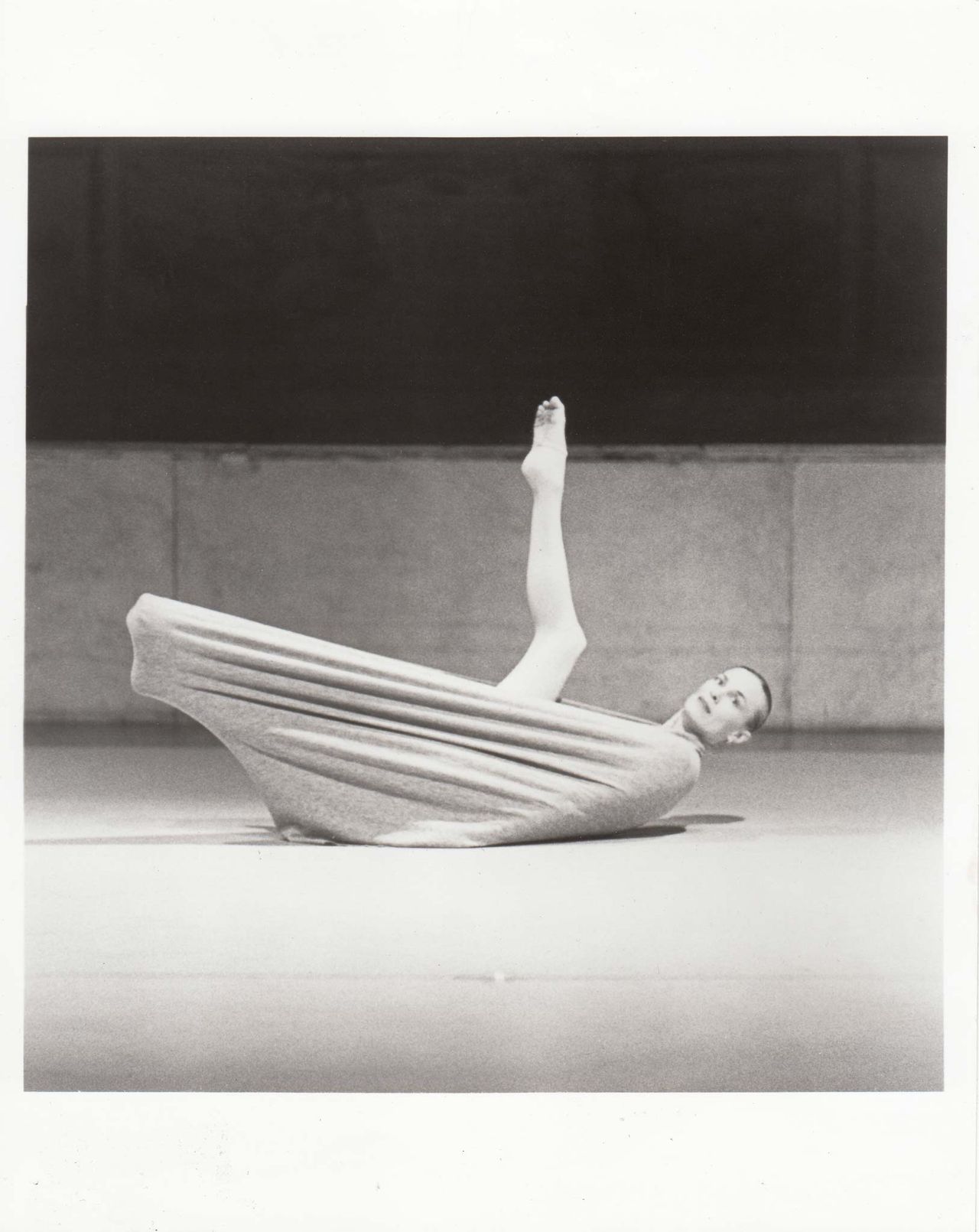 Lucinda Childs performing “Pastime” (1963) at the Judson Memorial Church in 1990. (Copyright Tom Brazil/Courtesy Lucinda Childs and The Pew Center for Arts & Heritage)