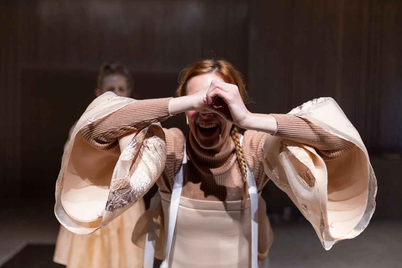 A view of Parson’s performance The Mood Room (2021) at the Brooklyn Academy of Music. (Photo: Maria Baranova. Courtesy Big Dance Theater)