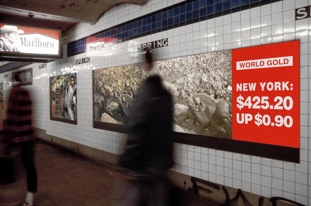 Jaar’s series “Rushes” (1986) displayed in the Spring Street subway station in lower Manhattan. (© Alfredo Jaar, Courtesy Galerie Lelong & Co. and the artist, New York)
