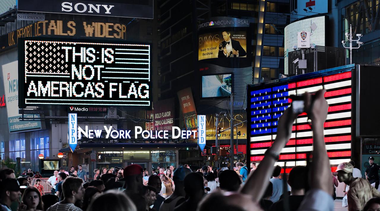 Jaar’s piece “A Logo for America” (1987) displayed in Times Square. (© Alfredo Jaar, Courtesy Galerie Lelong & Co. and the artist, New York)