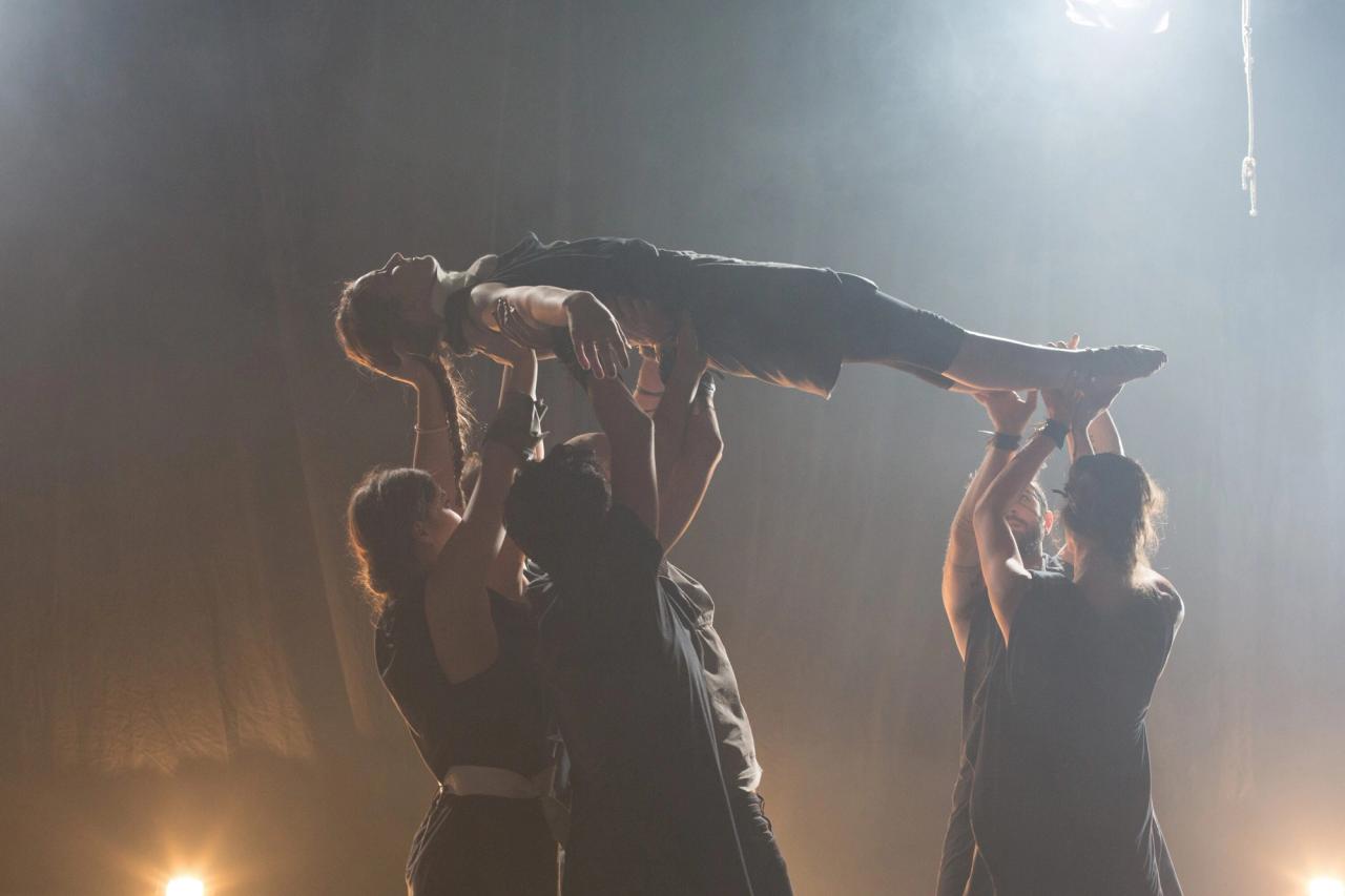 The set of Adelman’s “Show Me” (2015) music video shoot. (Courtesy Lindsey Adelman)