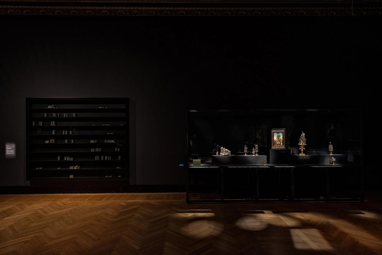 Installation view of de Waal’s “During the Night” (2016) exhibition at the Kunsthistorisches Museum in Vienna. (© KHM-Museumsverband)