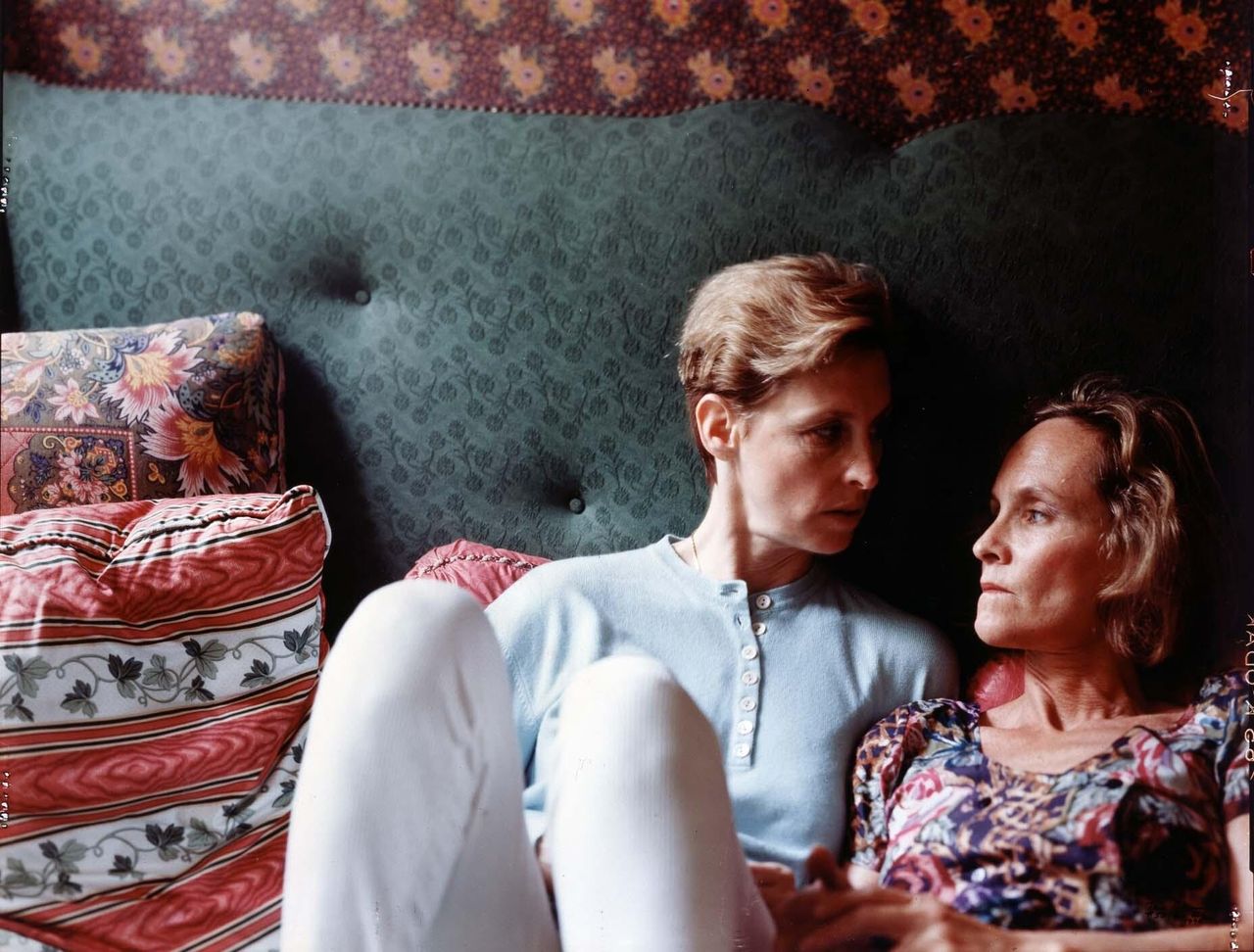 “Jill & I” (1990) by Tina Barney. (Courtesy the artist and Kasmin, New York)