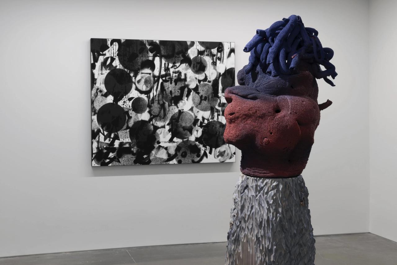 Installation view of the exhibition “Adam Pendleton x Arlene Shechet” (2024) at Pedro Cera gallery in Madrid. (Courtesy the artist and Pace Gallery)