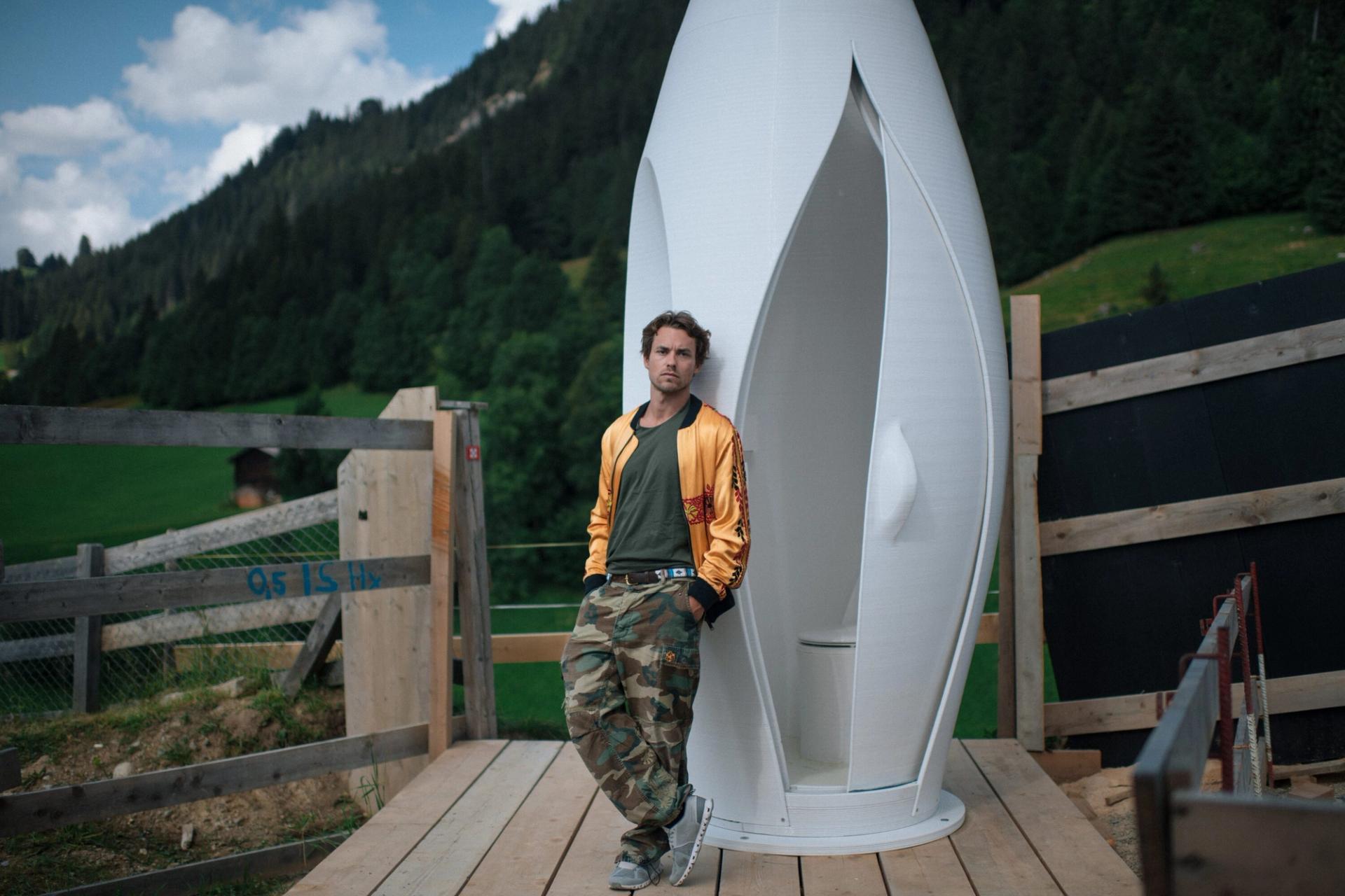 Mimran with a prototype of The Throne toilet. (Photo: Dmitry Kostyukov. Courtesy to.org)