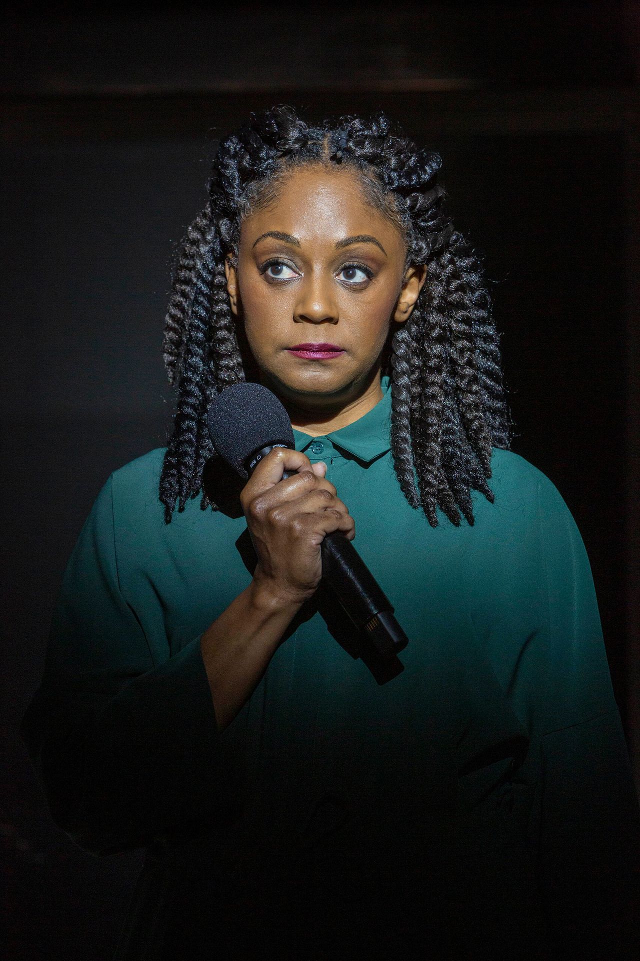 April Matthis in Rankine’s play Help, 2022. (Photo: Kate Glicksberg. Courtesy The Shed)