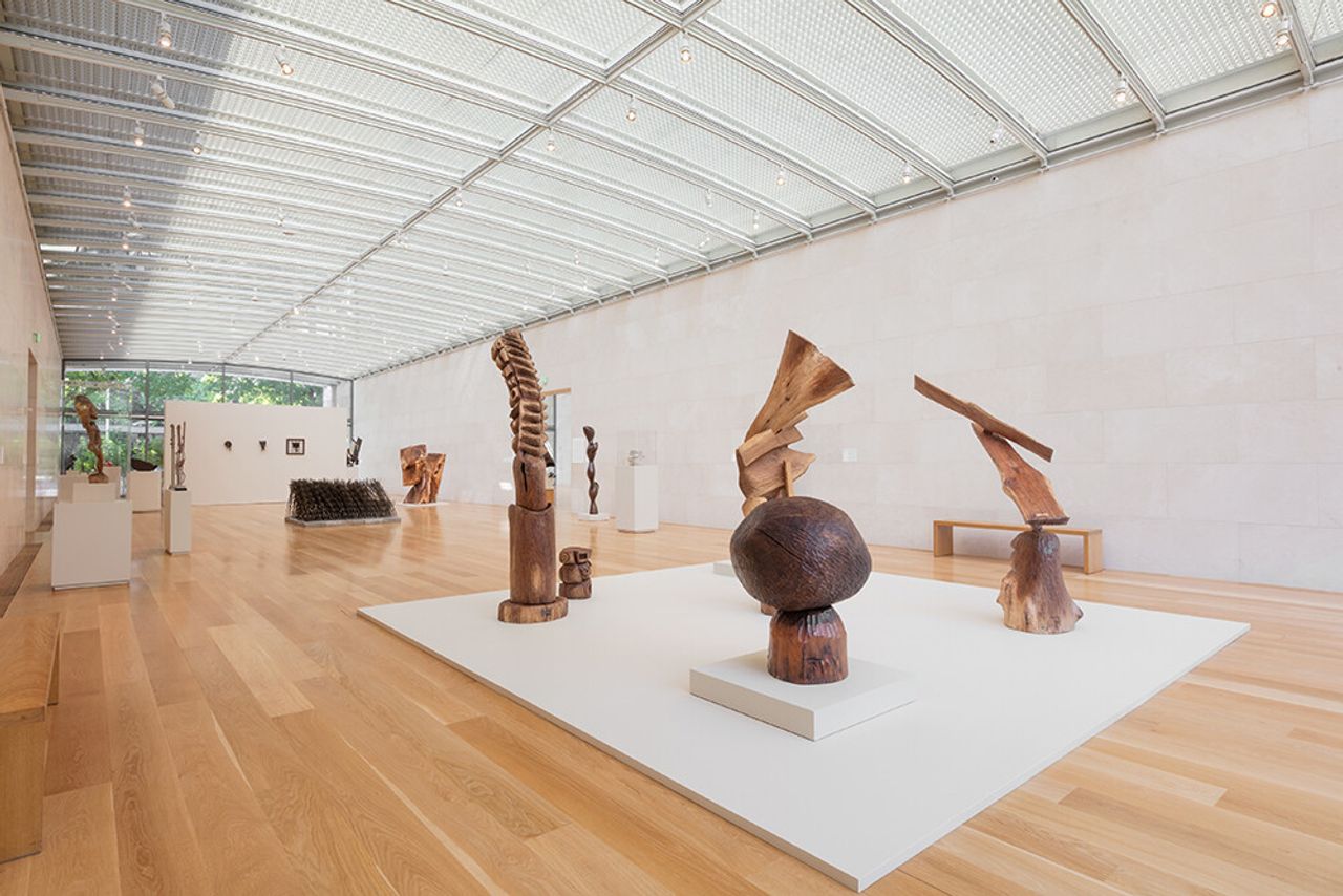 Installation view of “Thaddeus Mosley: Forest” (2023) at the Nasher Sculpture Center in Dallas. (Courtesy the artist and Karma gallery)