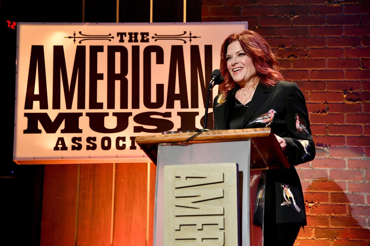 Singer-songwriter Rosanne Cash accepting a music award onstage