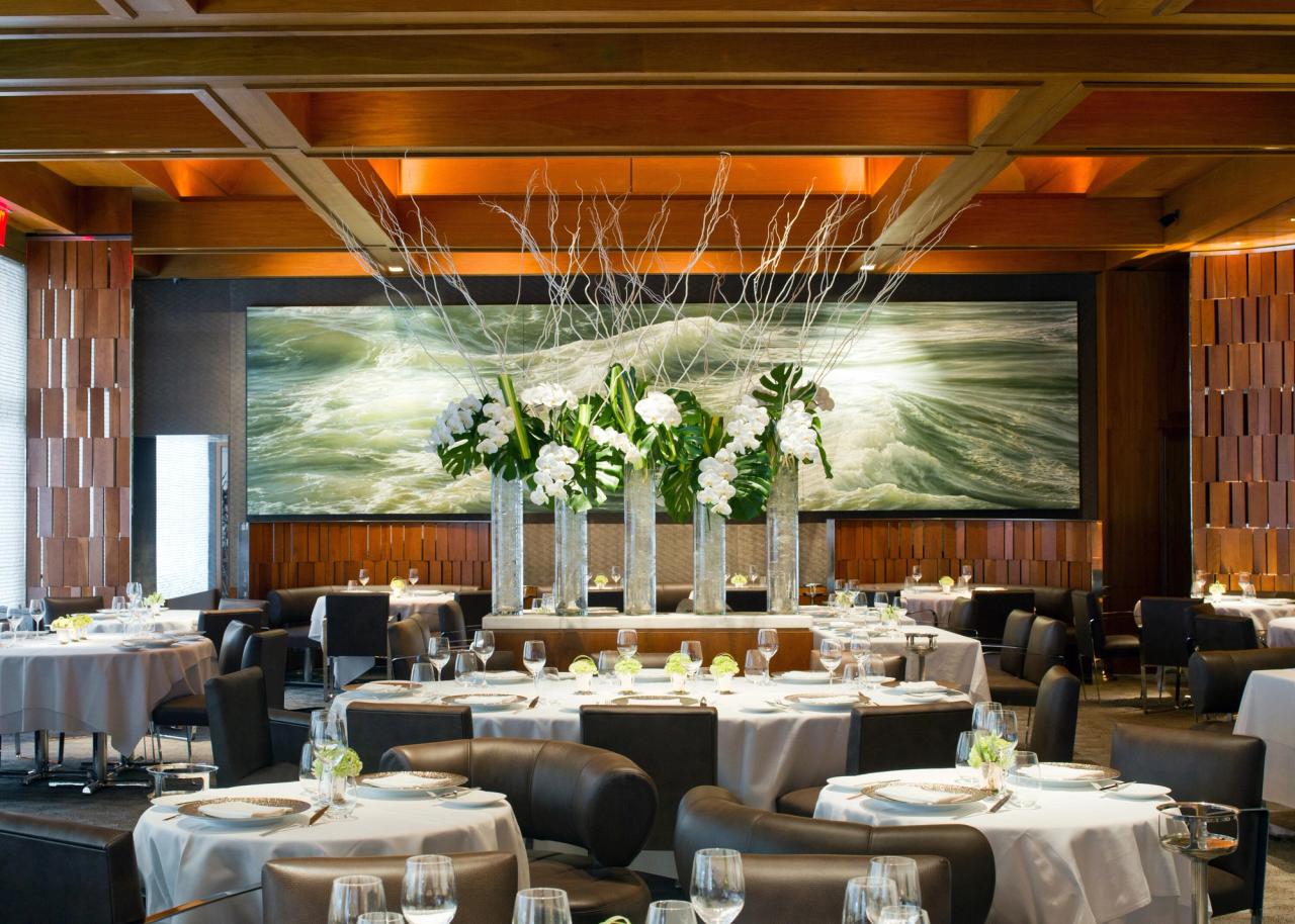 The interior or Le Bernardin. (Photo: Daniel Krieger. Courtesy Le Bernardin)