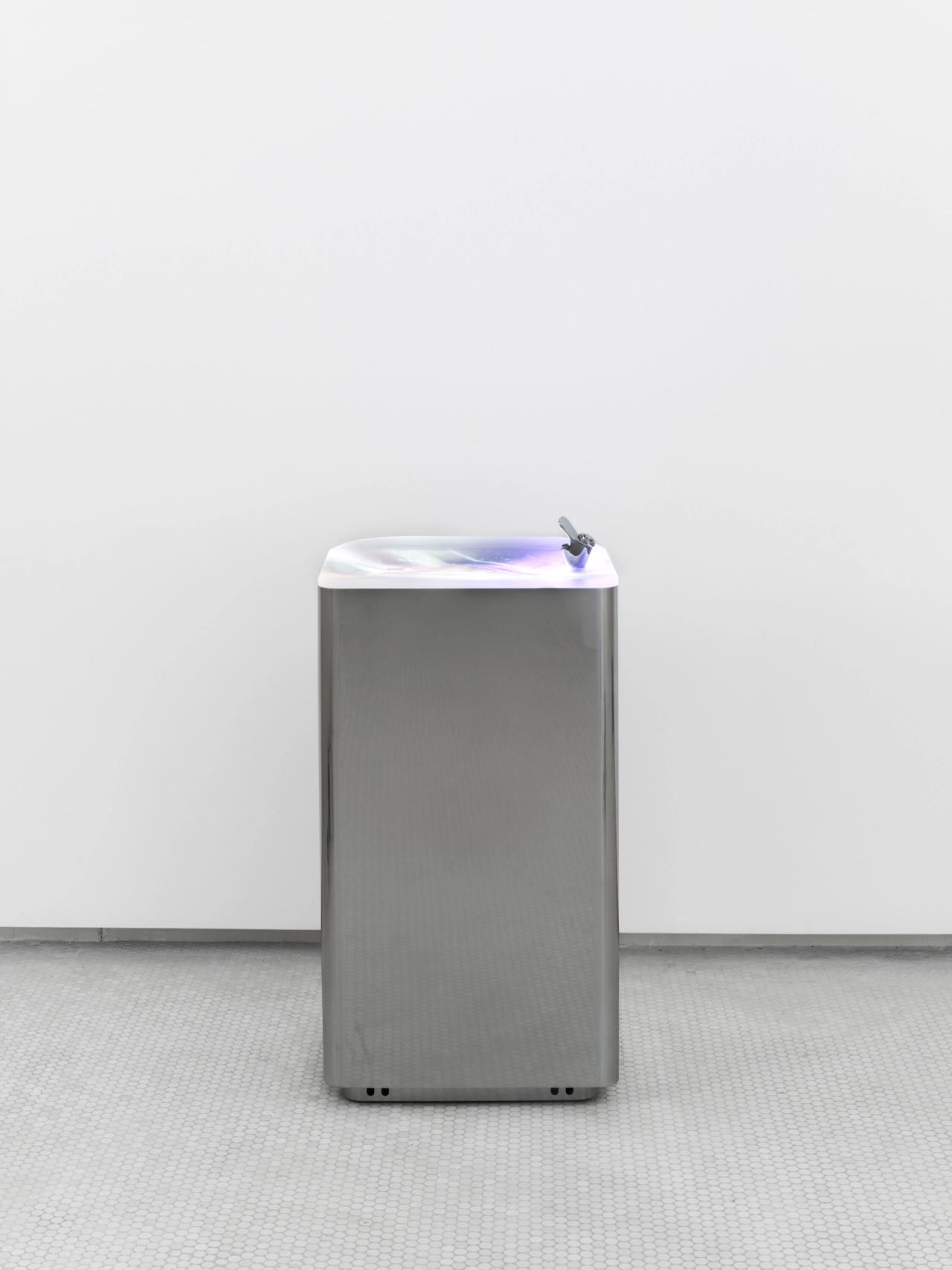 Installation view of “Thirsty (Drinking Fountain)” (2022-23) by Marilyn Minter at LGDR. (Courtesy the artist and LGDR)