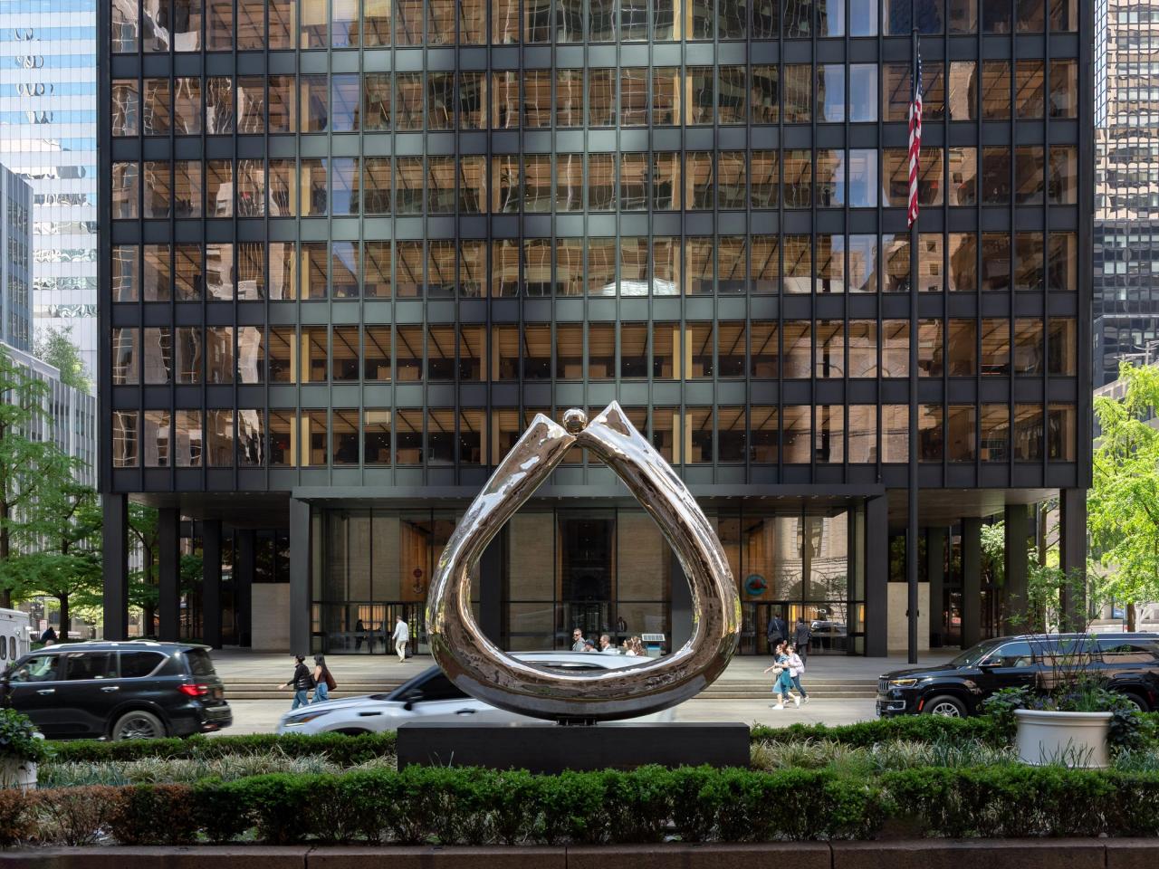 Allen’s “Not Yet Titled” (2025) installed on Park Avenue. (Photographer: Charlie Rubin)