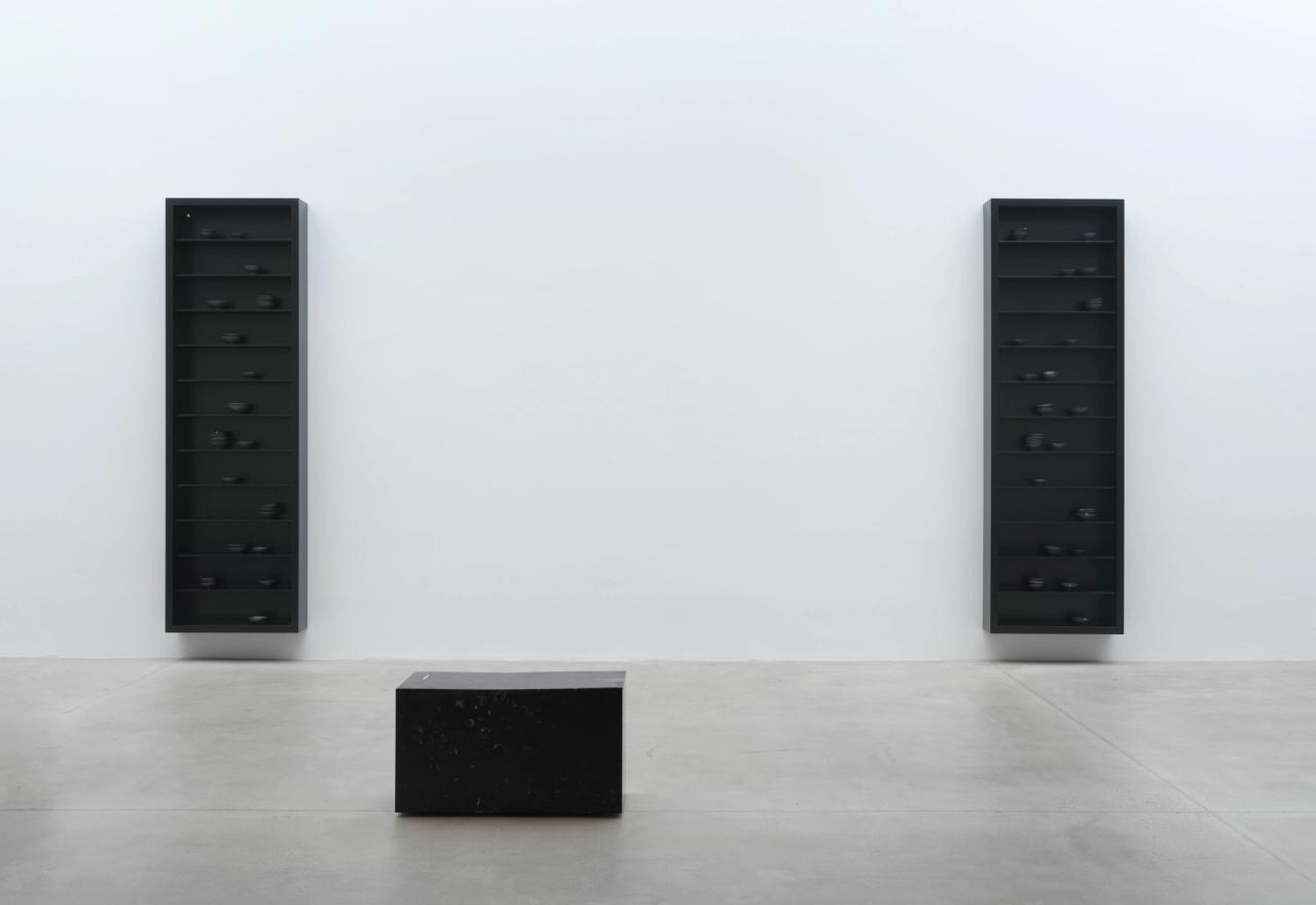 Installation view of de Waal’s solo exhibition “this must be the place” (2023) at Gagosian in New York. (© Edmund de Waal. Photo: Rob McKeever. Courtesy Gagosian)