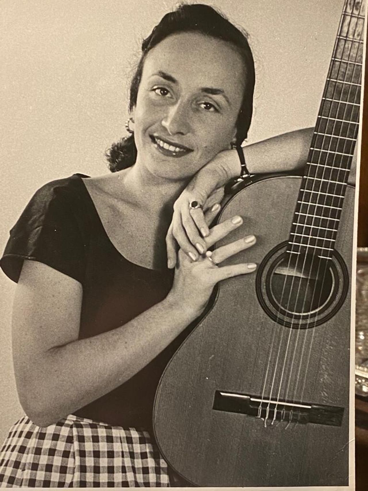 Broza’s mother, the folk singer Sharona Aron. (Courtesy David Broza)