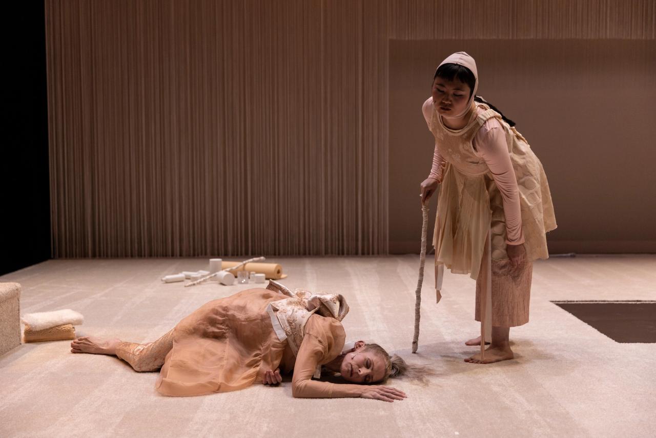 A view of Parson’s performance The Mood Room (2021) at the Brooklyn Academy of Music. (Photo: Maria Baranova. Courtesy Big Dance Theater)