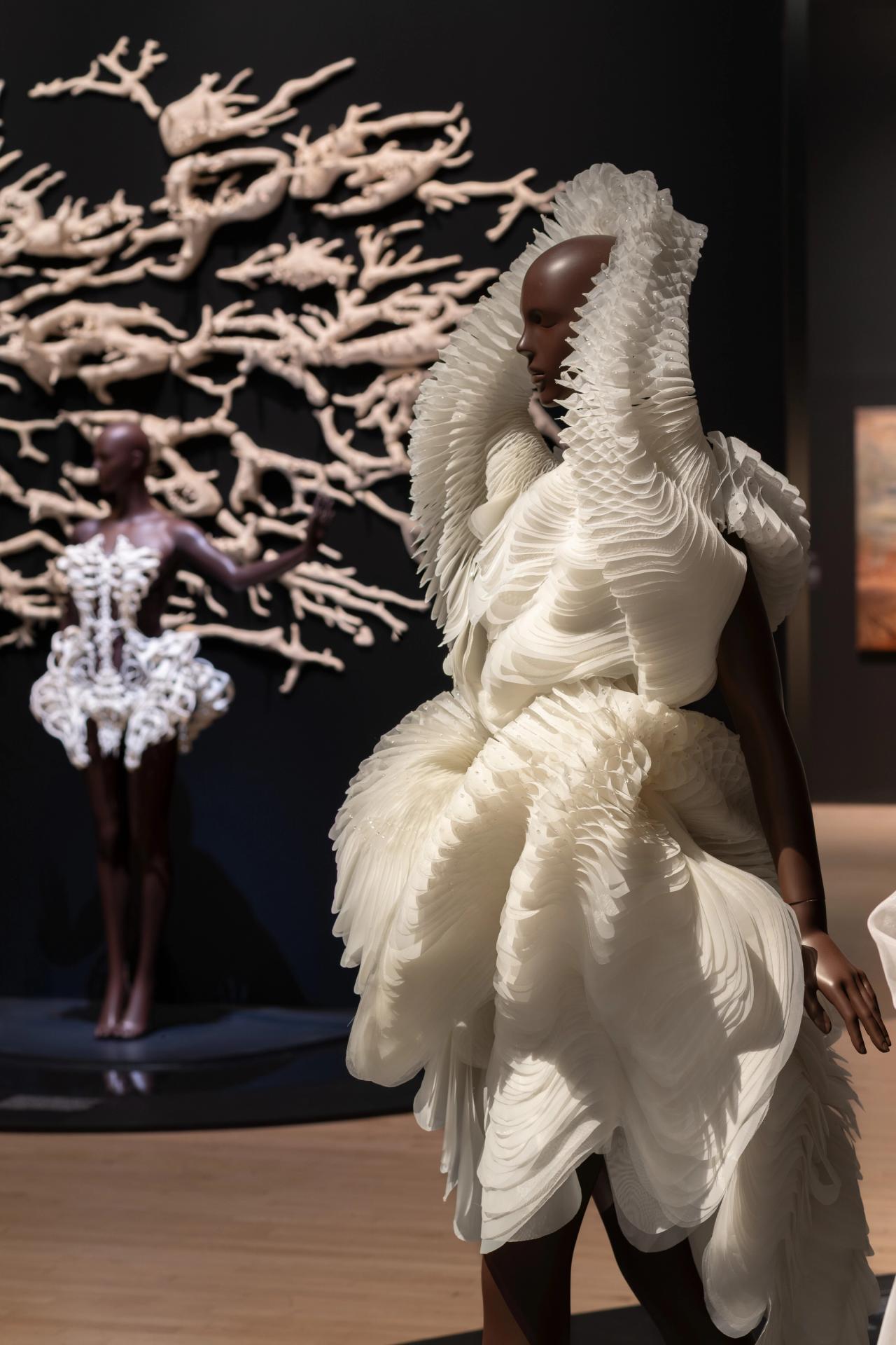 Van Herpen’s “Morphogenesis Dress” from her 2020 Sensory Seas collection, made in collaboration with Philip Beesley, on view as part of her “Sculpting the Senses” exhibition. (Photo: Paula Abreu Pita)