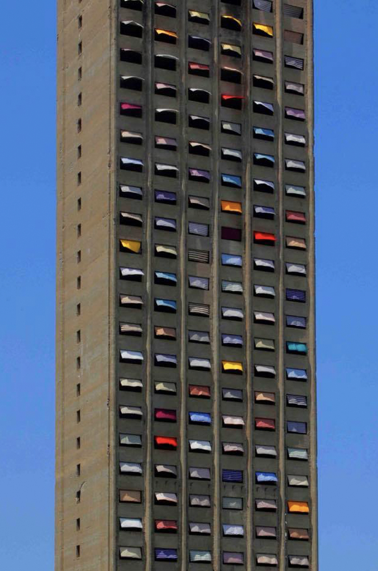 The Burj el Mur building (1974) in Beirut. (Courtesy Jad el Khoury / monkey business dreams)