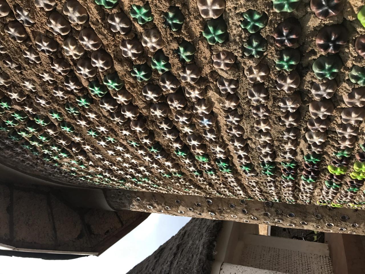 A bottlebrick structure built by to.org at the Nakivale refugee camp in Uganda. (Courtesy to.org)