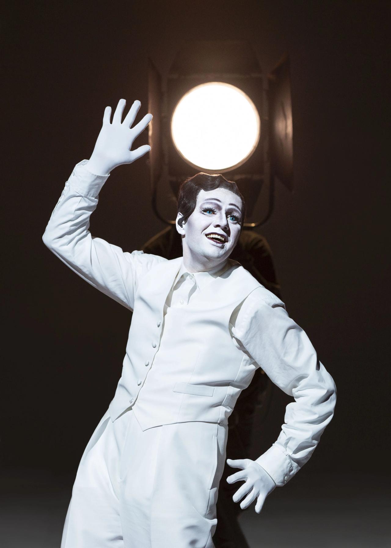 Actor Christian Friedel as Dorian Gray in Wilson’s play Dorian (2022). (Photo: Lucie Jansch)