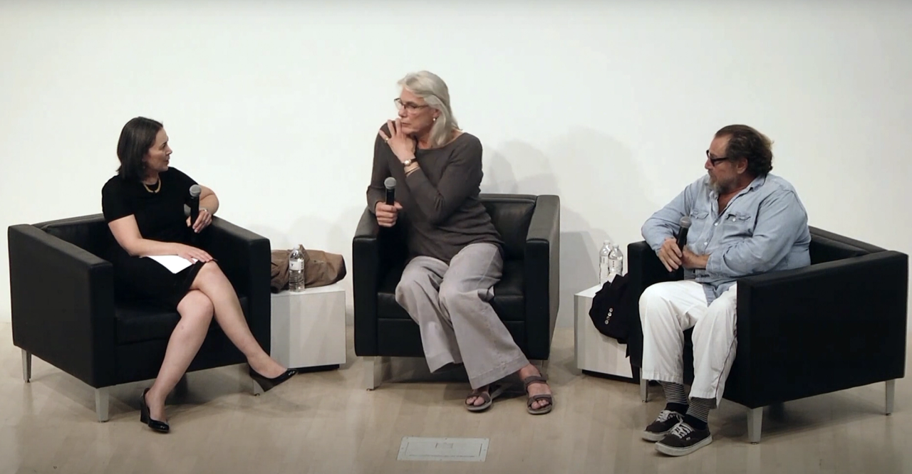 Nares (center) in conversation with the filmmaker Julian Schnabel (right) at the Milwaukee Art Museum in 2019. (Courtesy the Milwaukee Art Museum)