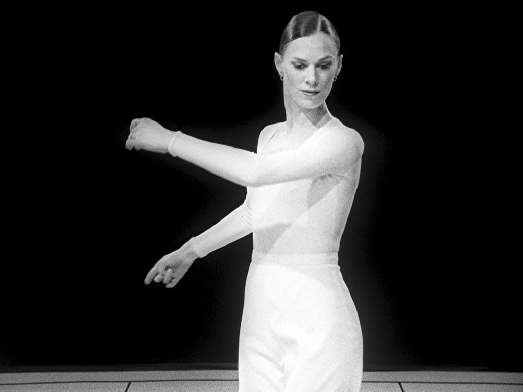 Childs performing in “Dance“ (1979). (Copyright Nathaniel Tileston/Courtesy of Pomegranate Arts and The Pew Center for Arts & Culture)