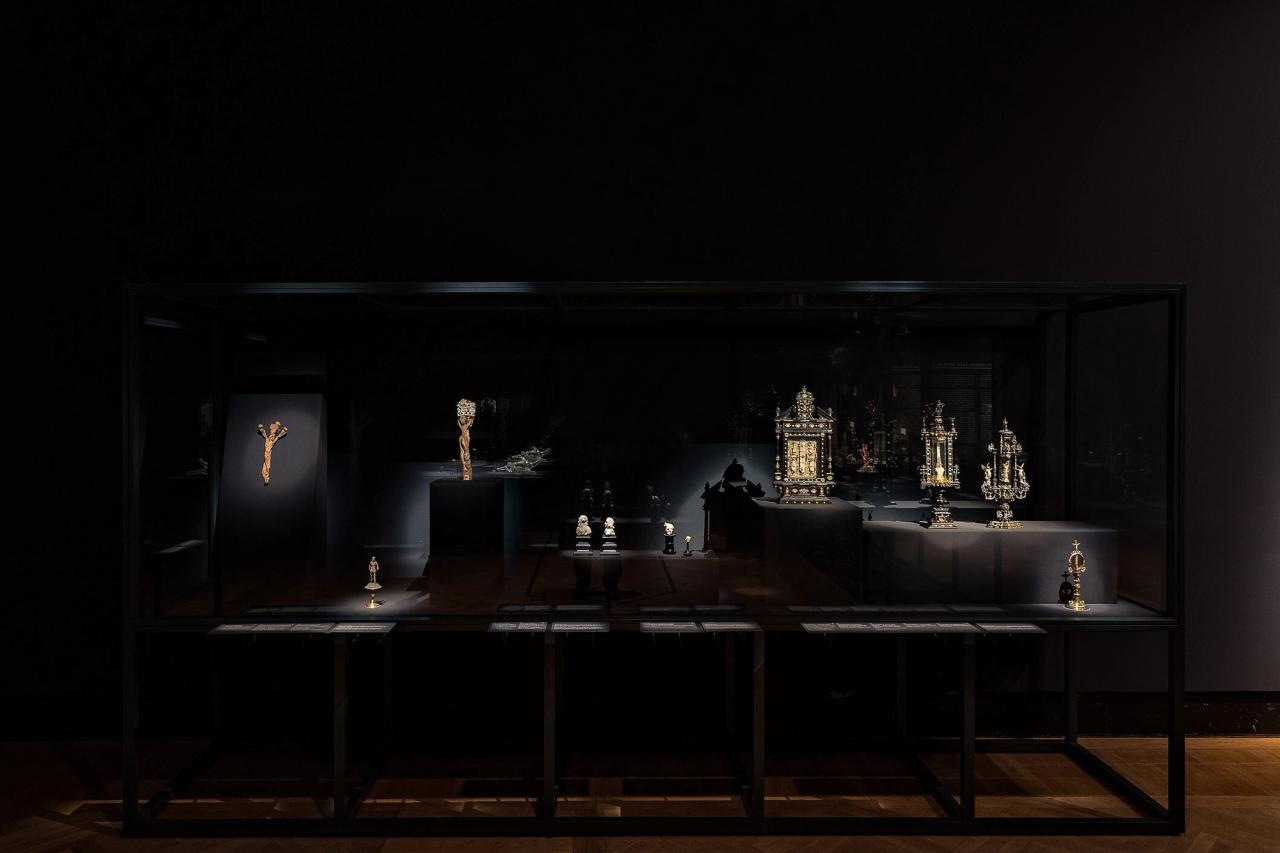 Installation view of de Waal’s “During the Night” (2016) exhibition at the Kunsthistorisches Museum in Vienna. (© KHM-Museumsverband)