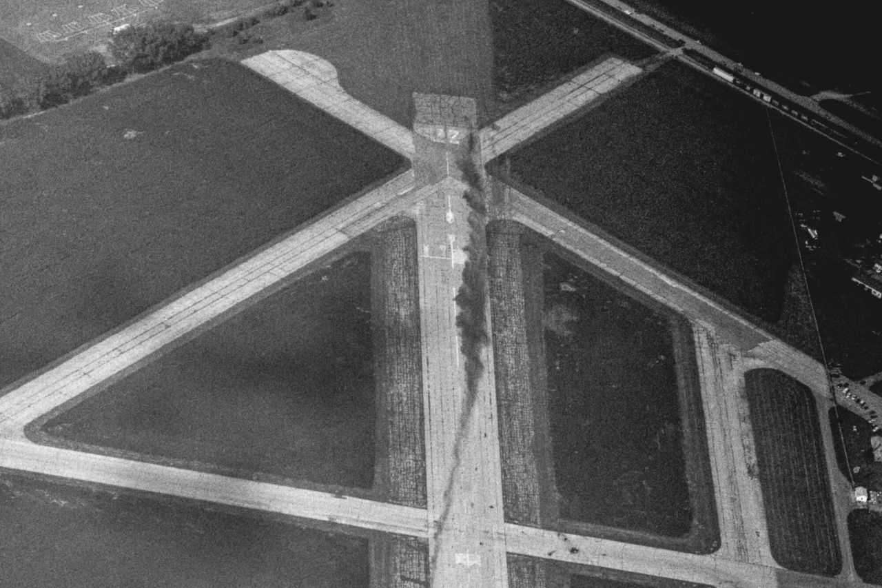 Photo from the crash-landing of United Airlines Flight 232, pulled from the Sioux City Journal archive. (Photo: Ed Porter. Courtesy Sioux City Journal)