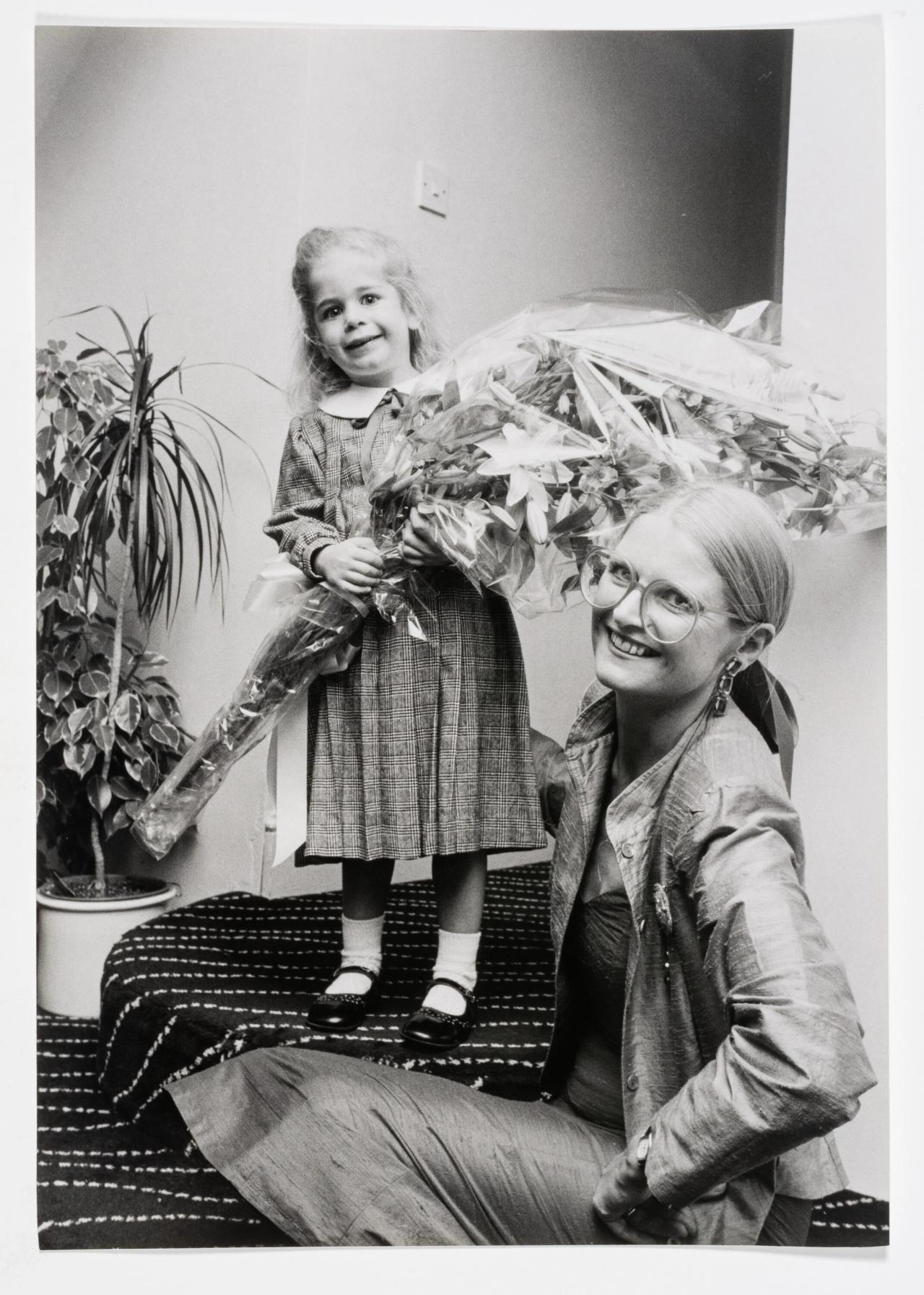 Robinson with her daughter, Julia, in 1986. (Courtesy Special Collections, UC Davis Library [Robinson (Jancis) Papers on Wine Writing, D-612])