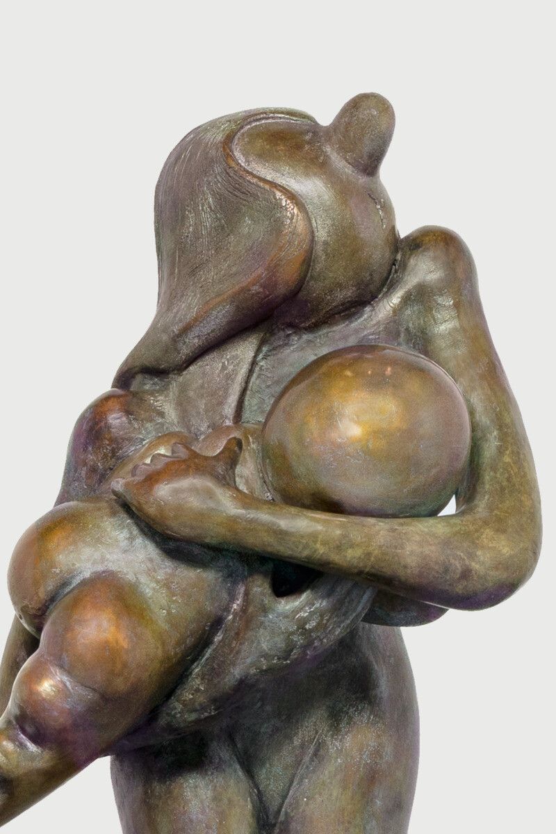 “Mom Me” (2025), bronze. (Copyright ADAGP/Photo: Nicolas Brasseur/Courtesy Camille Henrot, Mennour, and Hauser & Wirth)