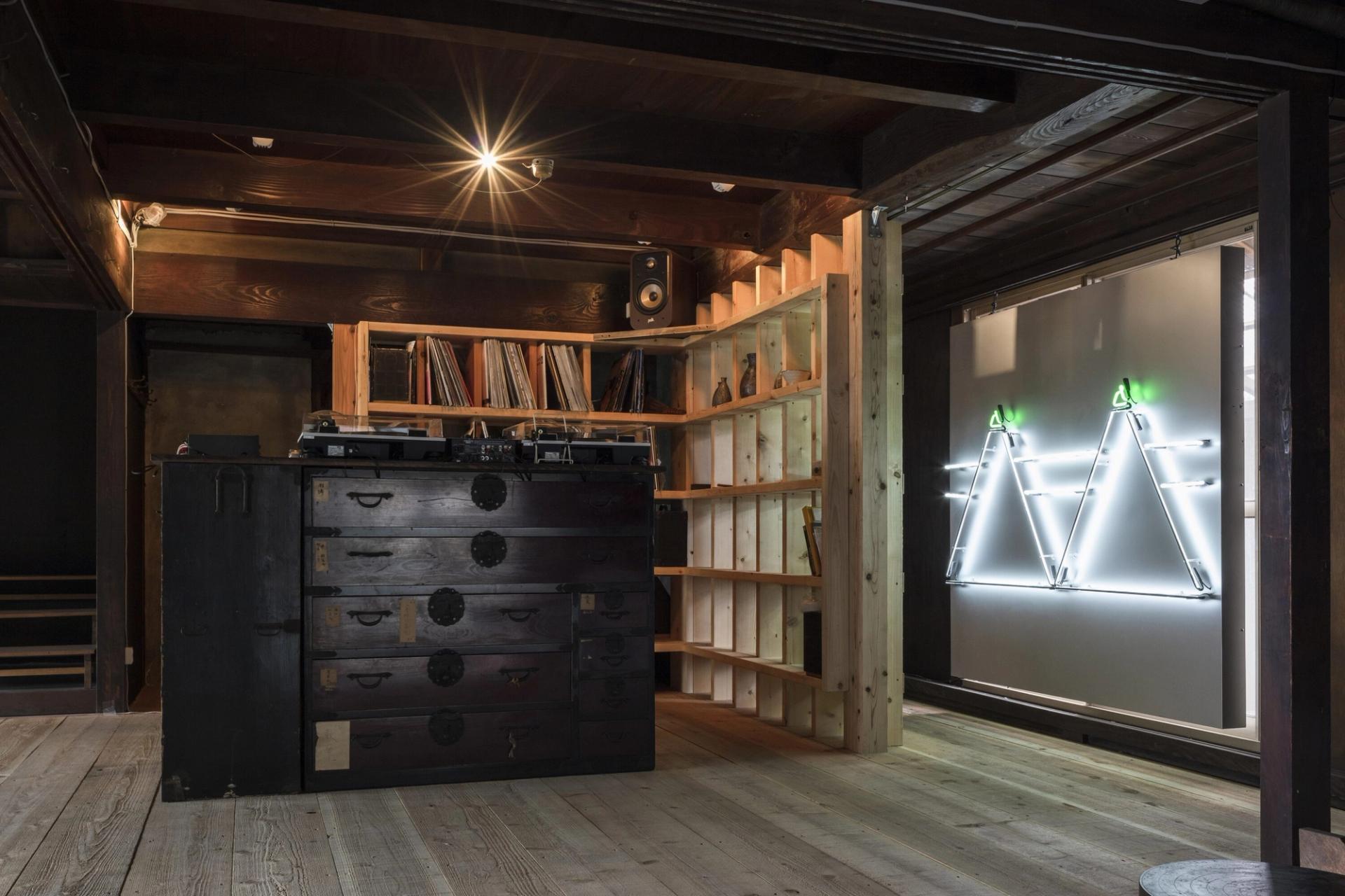 Gates’s “The Listening House” (2022) in Tokoname, Japan, shown as part of the Aichi Triennale. (Photo: Norihito Yamauchi/Courtesy of Theaster Gates Studio)